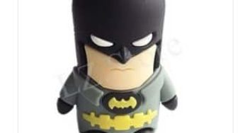 Clé USB Batman 32Go à moins 9 euros / livraison gratuite (aussi Minion, Hello Kitty…)