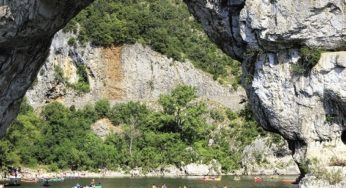 Descente de l’Ardèche en canoë/kayak à 125 euros 4 pers. / 1 nuit (canoé + mobil-home + pique-nique) – jusqu’ au 25 septembre