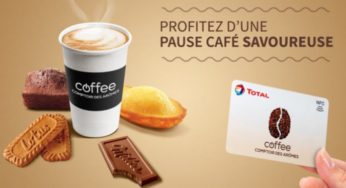 Café moins cher en station avec la Carte Total Coffee Comptoir des Arômes moitié prix.