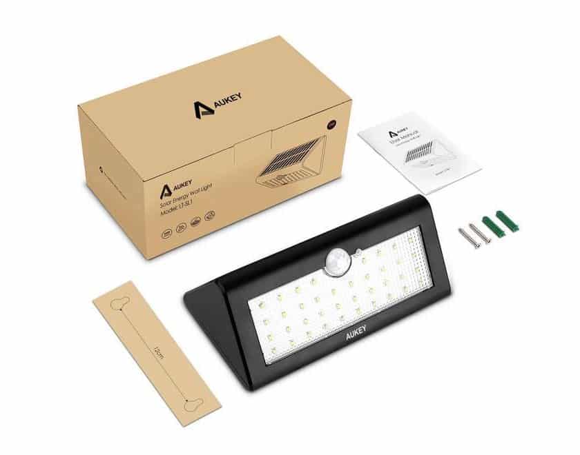 lampe solaire extérieur 38 LED avec détecteur de mouvement AUKEY